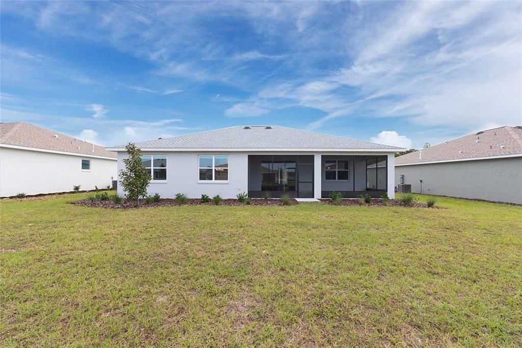 Activo con contrato: $370,000 (2 camas, 2 baños, 1718 Pies cuadrados)