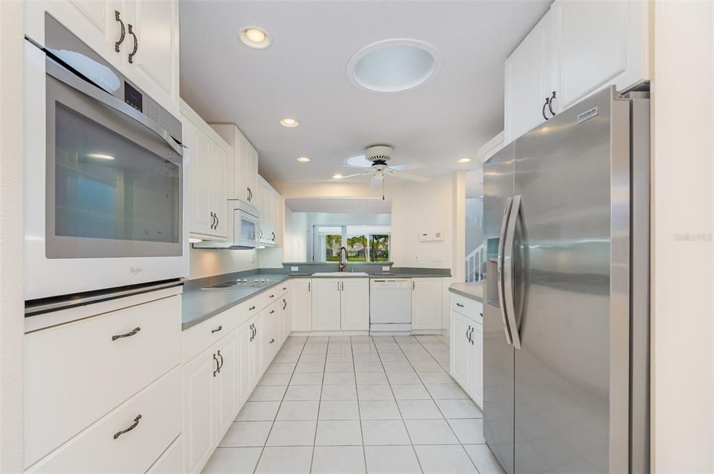 Под контрактом: $339,000 (2 спален, 2 ванн, 1736 Квадратных фут)