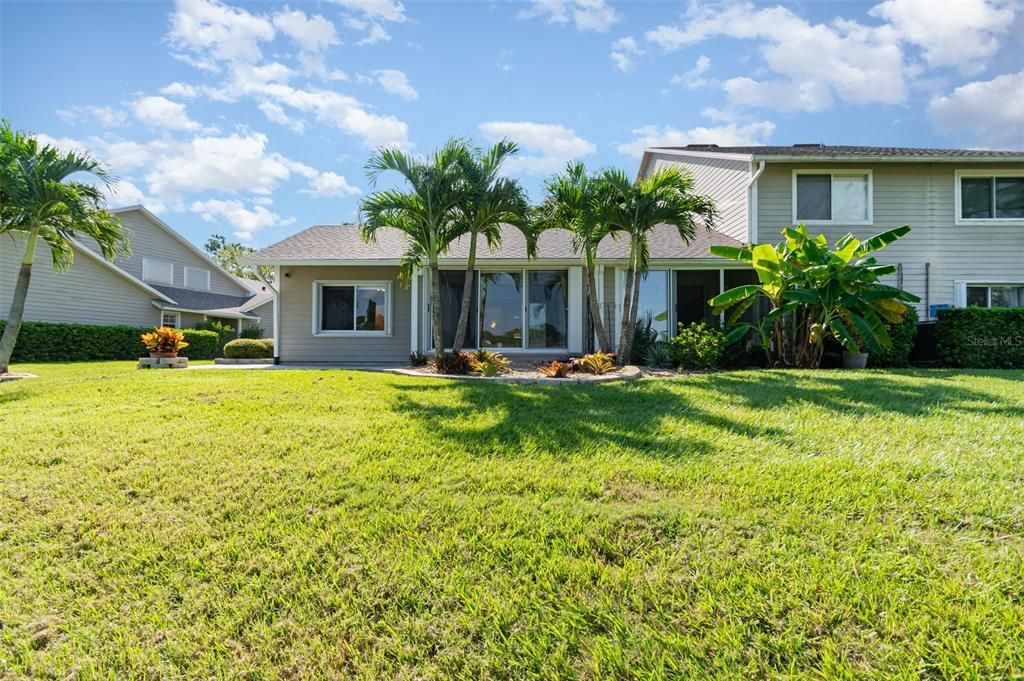 Под контрактом: $339,000 (2 спален, 2 ванн, 1736 Квадратных фут)