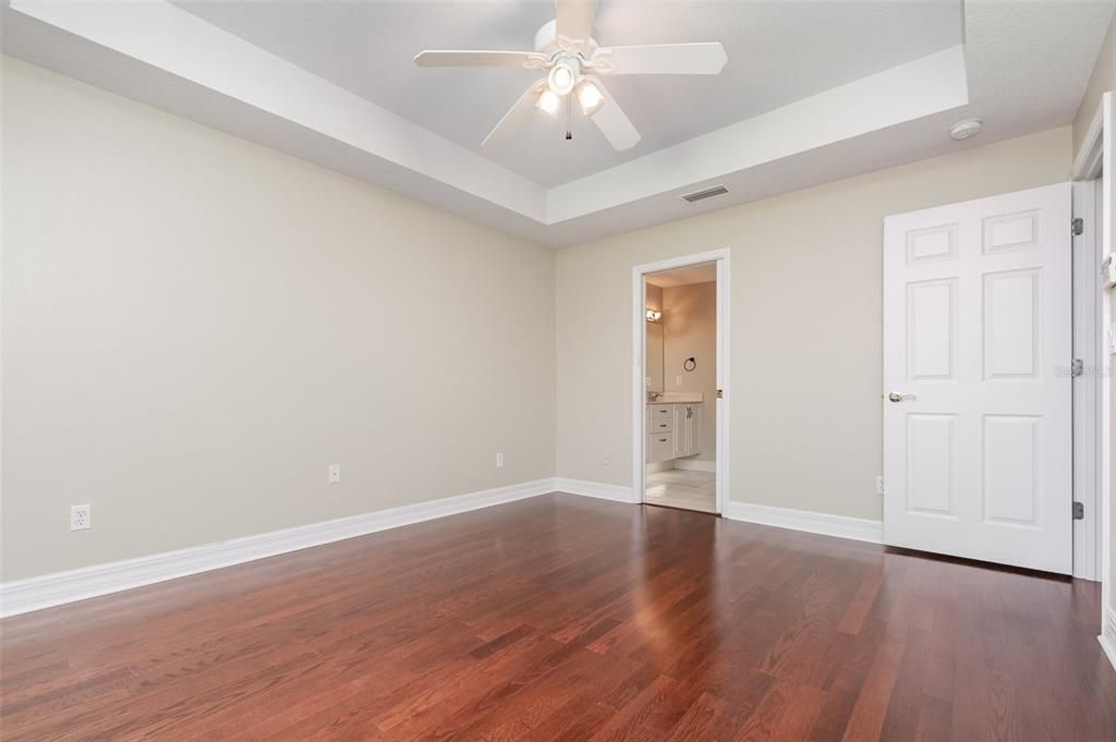 Под контрактом: $339,000 (2 спален, 2 ванн, 1736 Квадратных фут)