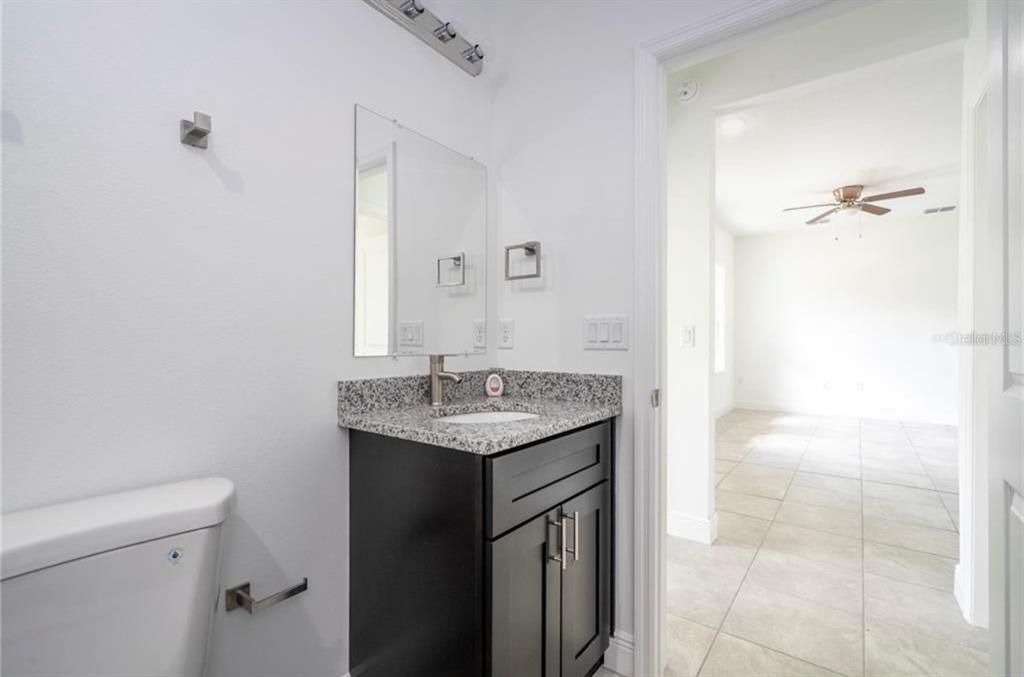 В аренду: $1,800 (4 спален, 2 ванн, 1580 Квадратных фут)