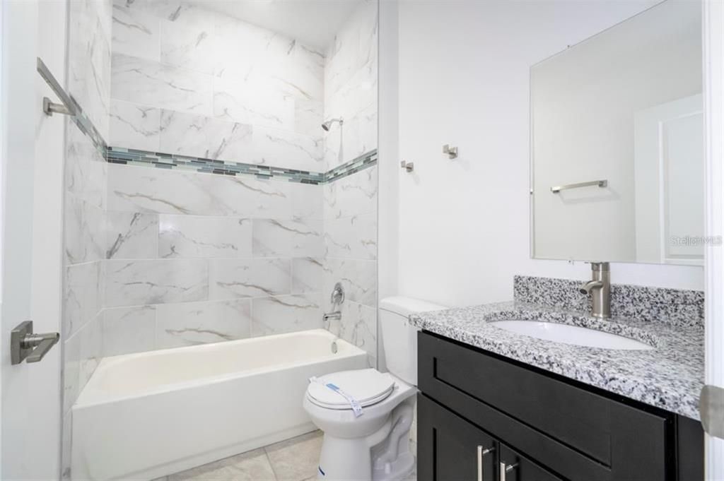 В аренду: $1,800 (4 спален, 2 ванн, 1580 Квадратных фут)