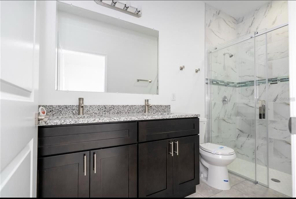 В аренду: $1,800 (4 спален, 2 ванн, 1580 Квадратных фут)