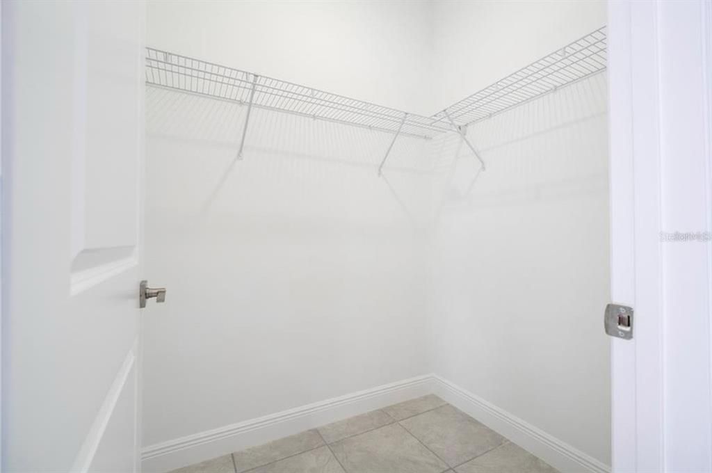 В аренду: $1,800 (4 спален, 2 ванн, 1580 Квадратных фут)