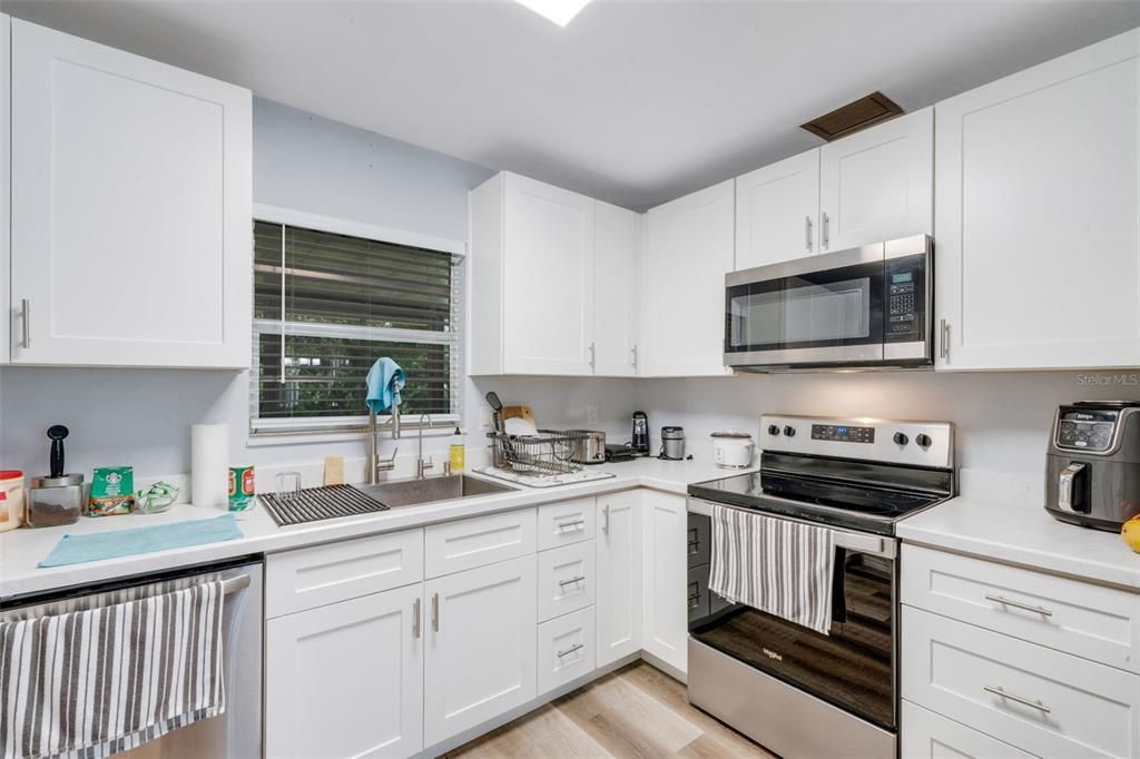 For Sale: $395,000 (3 beds, 2 baths, 1777 Square Feet)