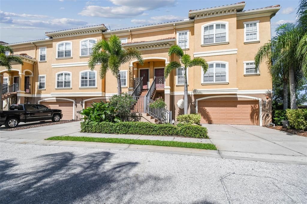 出租: $3,250 (3 贝兹, 3 浴室, 2122 平方英尺)