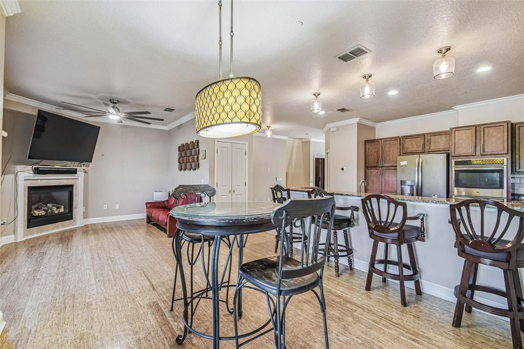 出租: $3,250 (3 贝兹, 3 浴室, 2122 平方英尺)