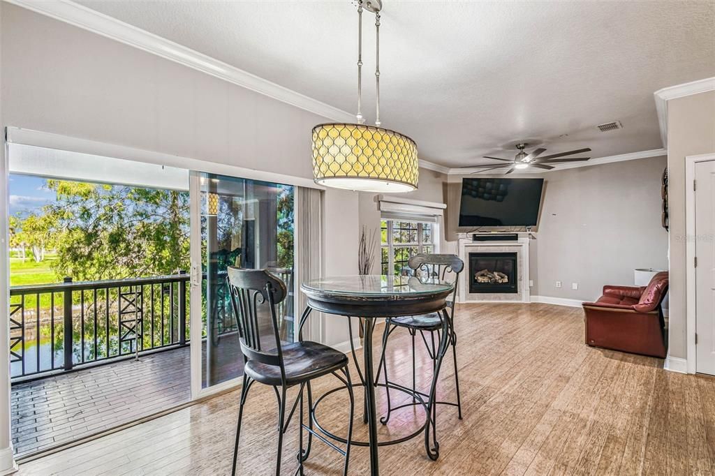 出租: $3,250 (3 贝兹, 3 浴室, 2122 平方英尺)