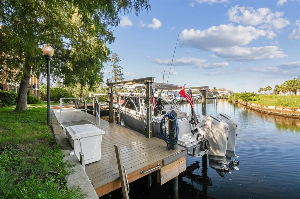 出租: $3,250 (3 贝兹, 3 浴室, 2122 平方英尺)