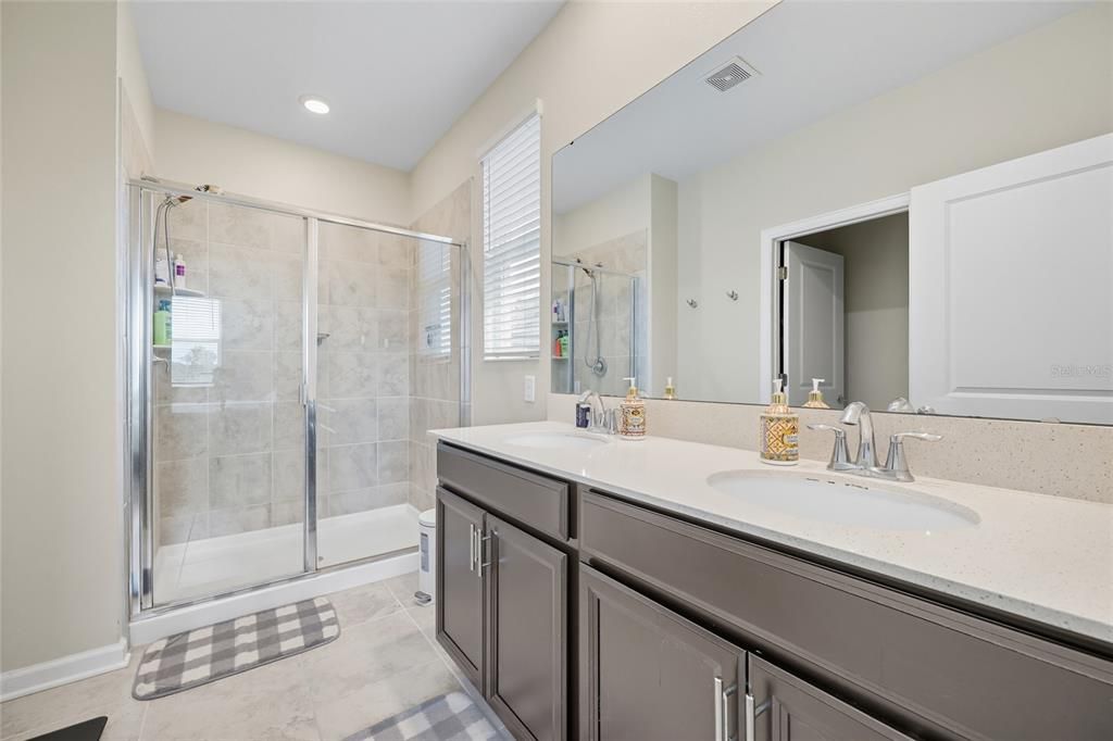 Под контрактом: $499,900 (4 спален, 3 ванн, 2030 Квадратных фут)