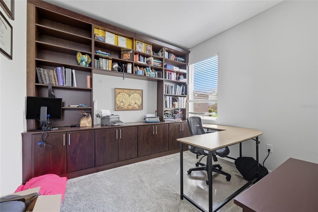 Под контрактом: $499,900 (4 спален, 3 ванн, 2030 Квадратных фут)