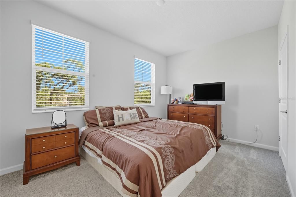 Под контрактом: $499,900 (4 спален, 3 ванн, 2030 Квадратных фут)