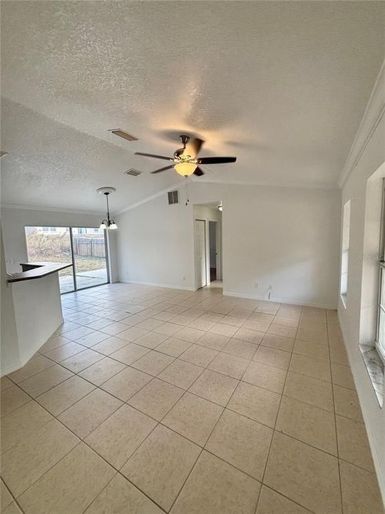 En Renta: $1,550 (3 camas, 2 baños, 1321 Pies cuadrados)