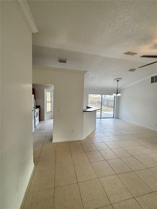 En Renta: $1,550 (3 camas, 2 baños, 1321 Pies cuadrados)