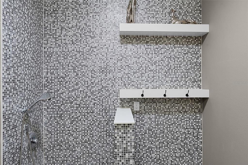 Activo con contrato: $540,000 (2 camas, 2 baños, 1974 Pies cuadrados)