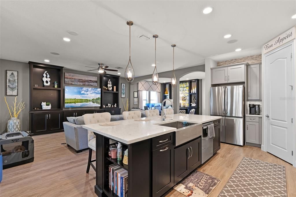 Activo con contrato: $540,000 (2 camas, 2 baños, 1974 Pies cuadrados)