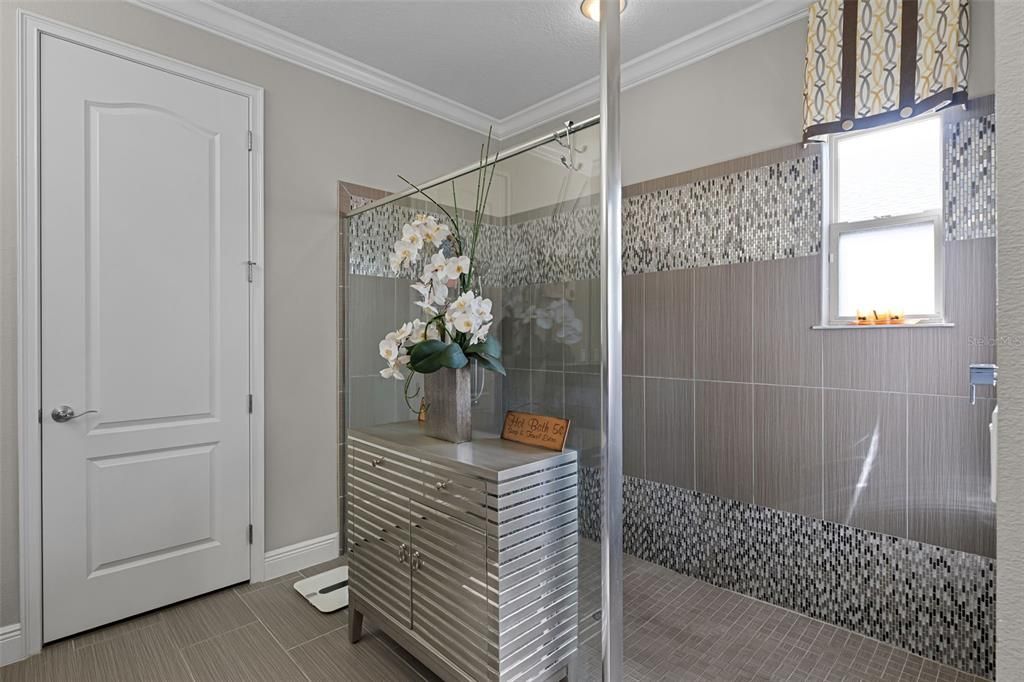 Activo con contrato: $540,000 (2 camas, 2 baños, 1974 Pies cuadrados)