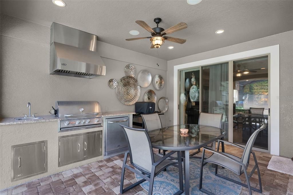 Activo con contrato: $540,000 (2 camas, 2 baños, 1974 Pies cuadrados)