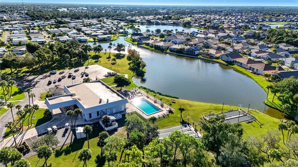 Под контрактом: $159,000 (3 спален, 2 ванн, 1296 Квадратных фут)