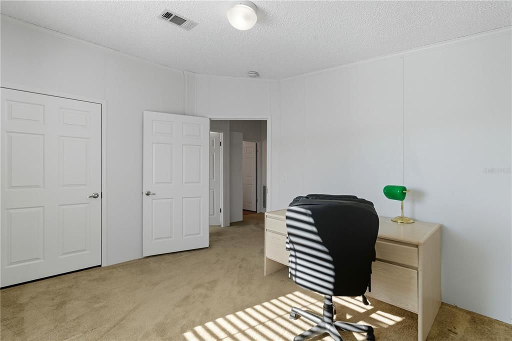 Под контрактом: $159,000 (3 спален, 2 ванн, 1296 Квадратных фут)