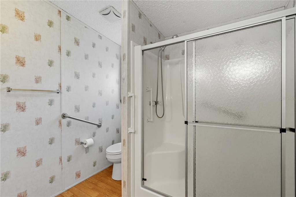 Под контрактом: $159,000 (3 спален, 2 ванн, 1296 Квадратных фут)