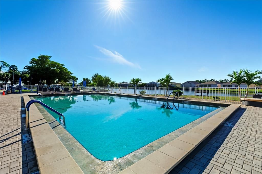 Под контрактом: $159,000 (3 спален, 2 ванн, 1296 Квадратных фут)