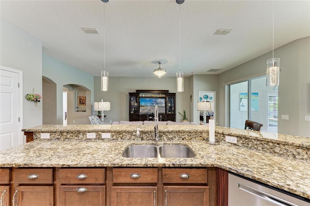 En Venta: $680,000 (4 camas, 3 baños, 2666 Pies cuadrados)