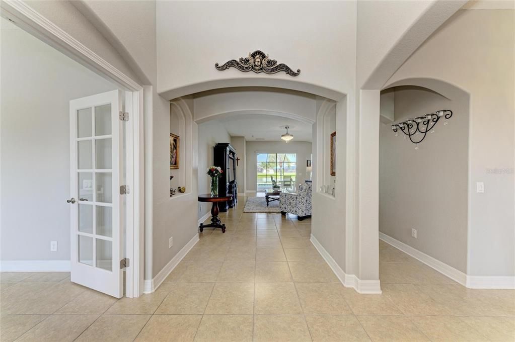 En Venta: $680,000 (4 camas, 3 baños, 2666 Pies cuadrados)