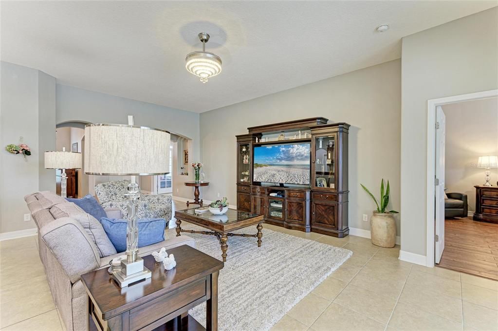 En Venta: $680,000 (4 camas, 3 baños, 2666 Pies cuadrados)