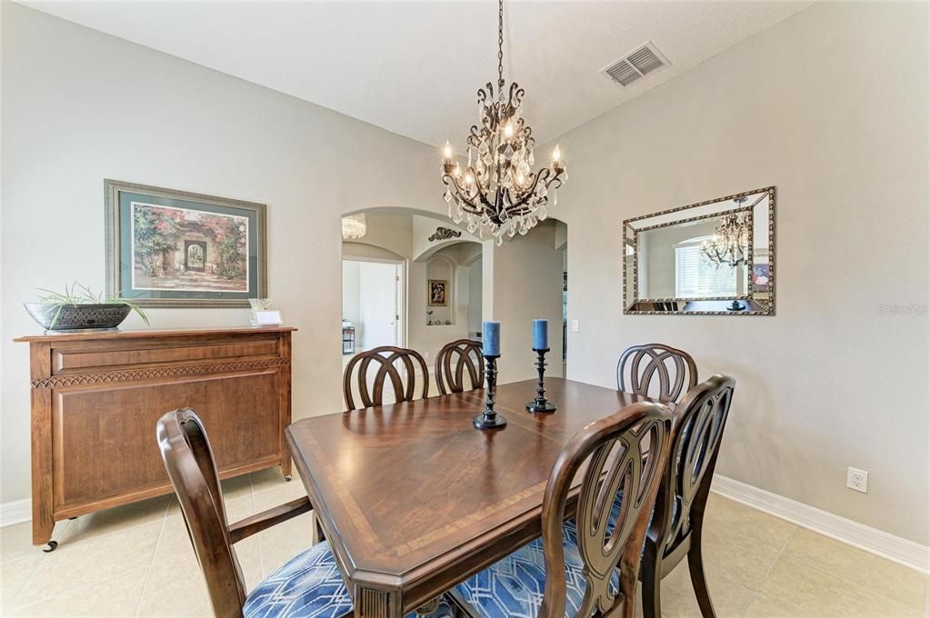 En Venta: $680,000 (4 camas, 3 baños, 2666 Pies cuadrados)