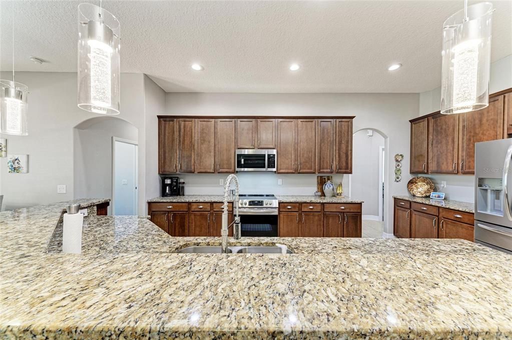 En Venta: $680,000 (4 camas, 3 baños, 2666 Pies cuadrados)