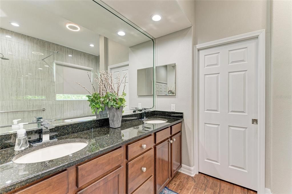 En Venta: $680,000 (4 camas, 3 baños, 2666 Pies cuadrados)