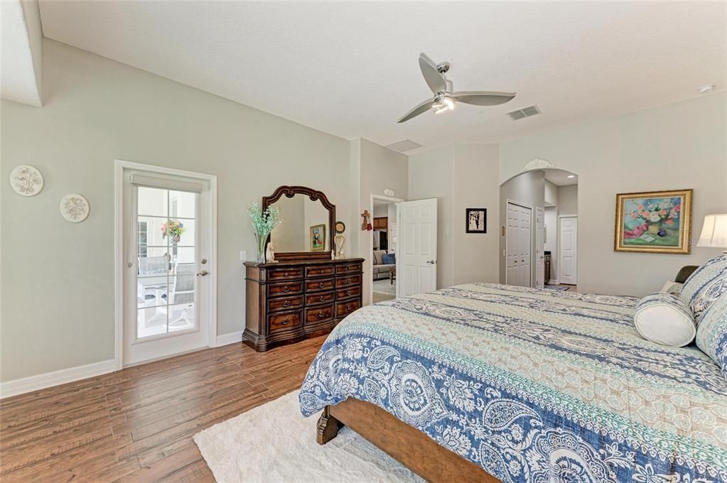 En Venta: $680,000 (4 camas, 3 baños, 2666 Pies cuadrados)