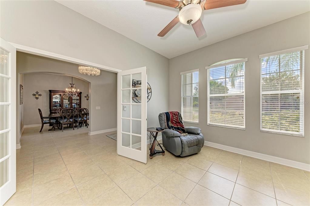 En Venta: $680,000 (4 camas, 3 baños, 2666 Pies cuadrados)