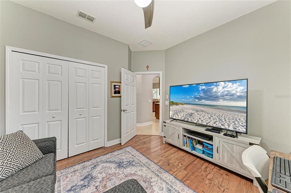 En Venta: $680,000 (4 camas, 3 baños, 2666 Pies cuadrados)