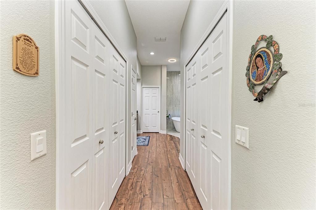 En Venta: $680,000 (4 camas, 3 baños, 2666 Pies cuadrados)