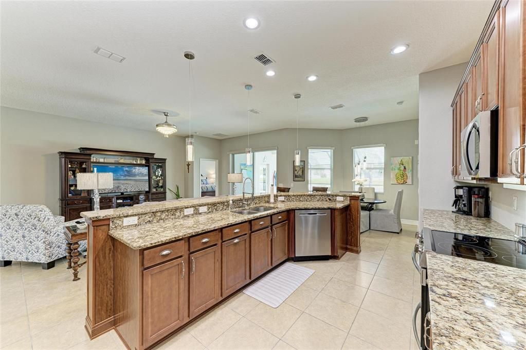 En Venta: $680,000 (4 camas, 3 baños, 2666 Pies cuadrados)