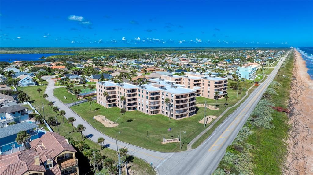 待售: $279,500 (2 贝兹, 2 浴室, 1275 平方英尺)