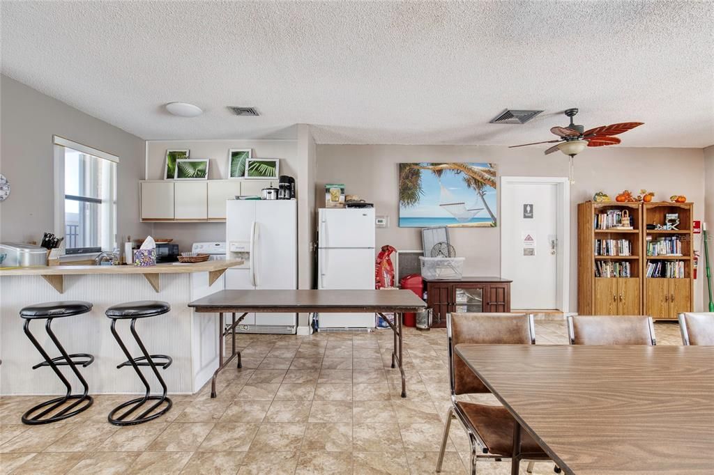 待售: $279,500 (2 贝兹, 2 浴室, 1275 平方英尺)