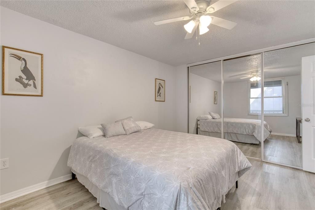 待售: $279,500 (2 贝兹, 2 浴室, 1275 平方英尺)