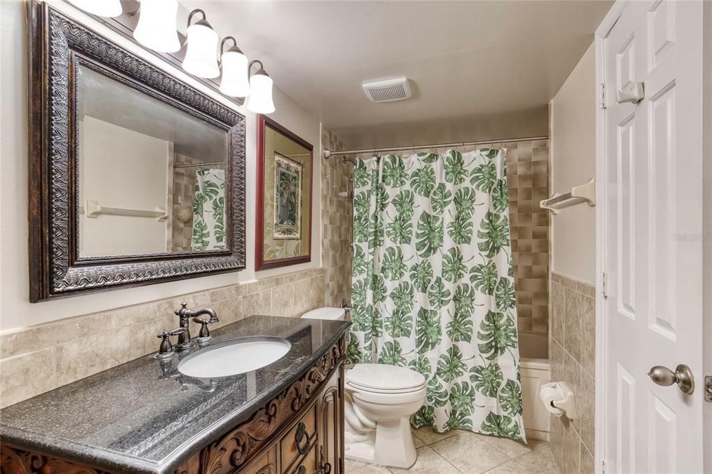 待售: $279,500 (2 贝兹, 2 浴室, 1275 平方英尺)