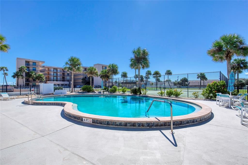 待售: $279,500 (2 贝兹, 2 浴室, 1275 平方英尺)