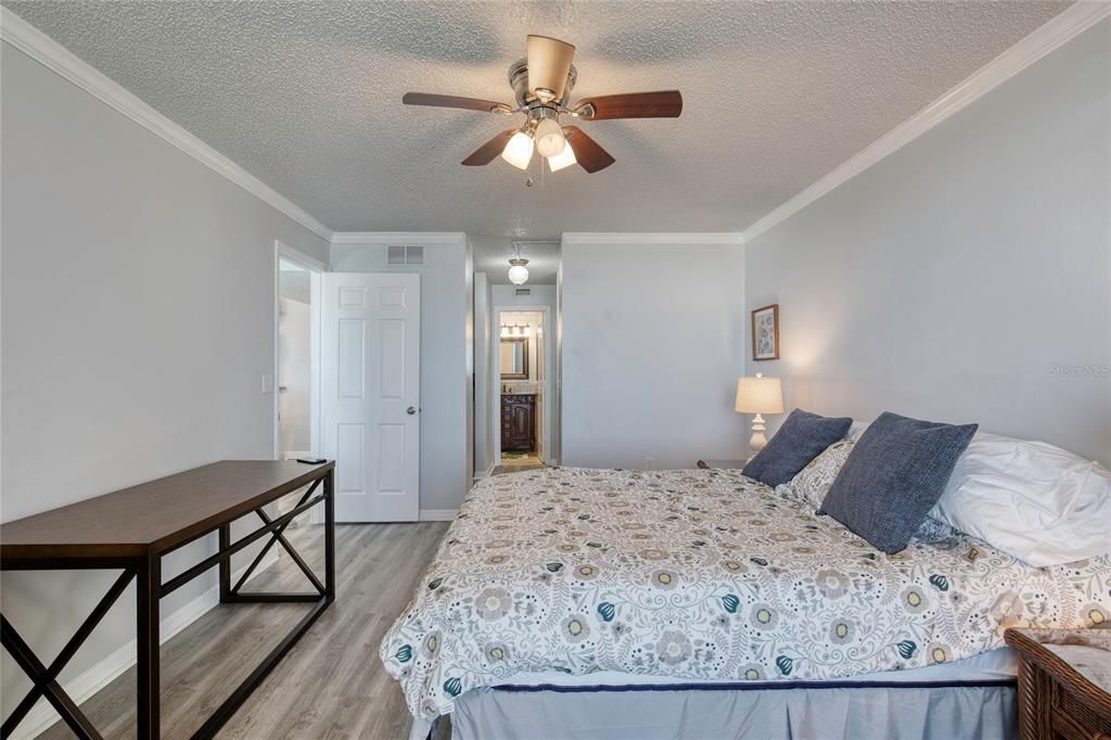 待售: $279,500 (2 贝兹, 2 浴室, 1275 平方英尺)