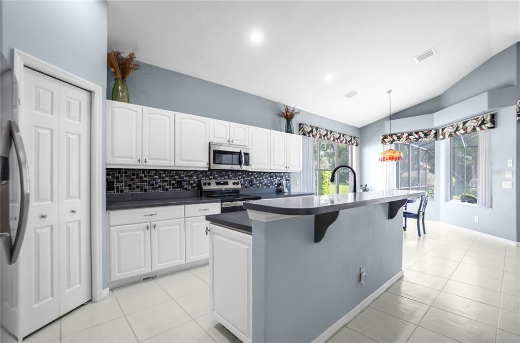 待售: $420,000 (3 贝兹, 2 浴室, 2191 平方英尺)