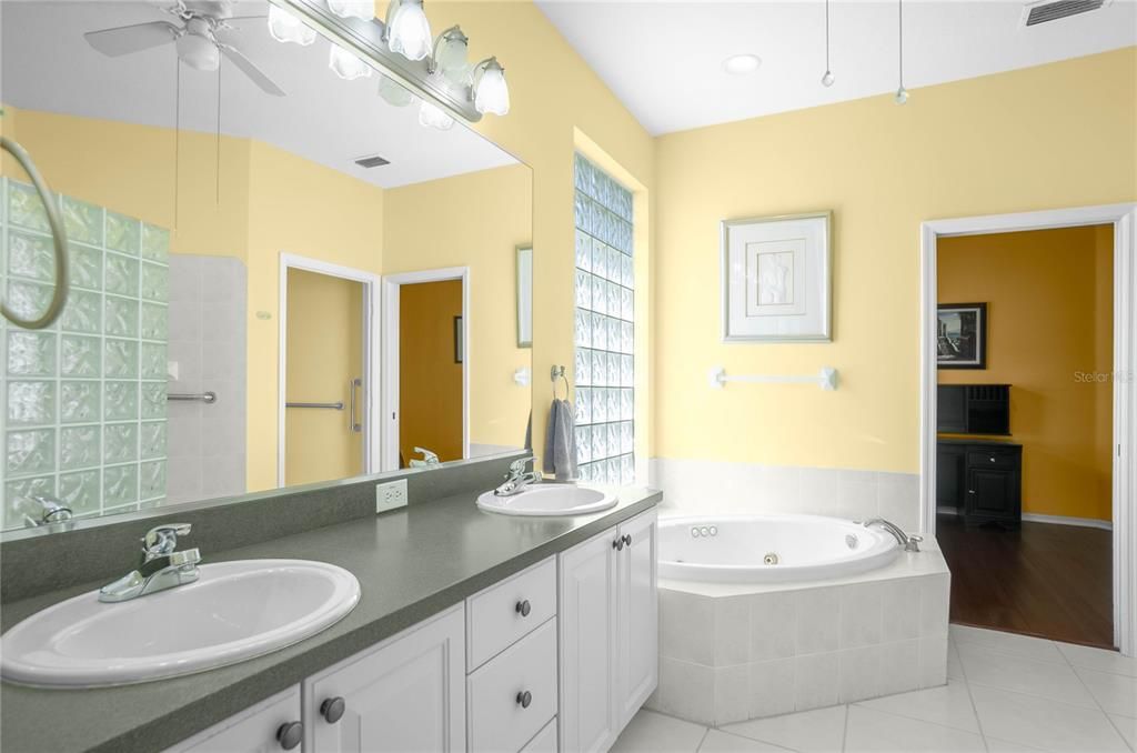 待售: $420,000 (3 贝兹, 2 浴室, 2191 平方英尺)