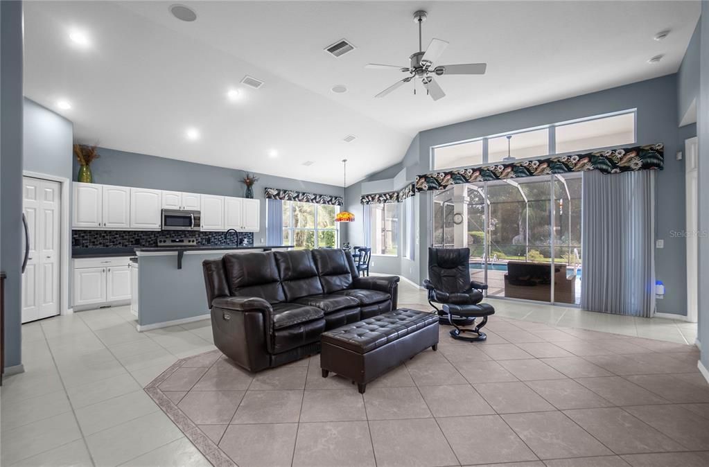 待售: $420,000 (3 贝兹, 2 浴室, 2191 平方英尺)