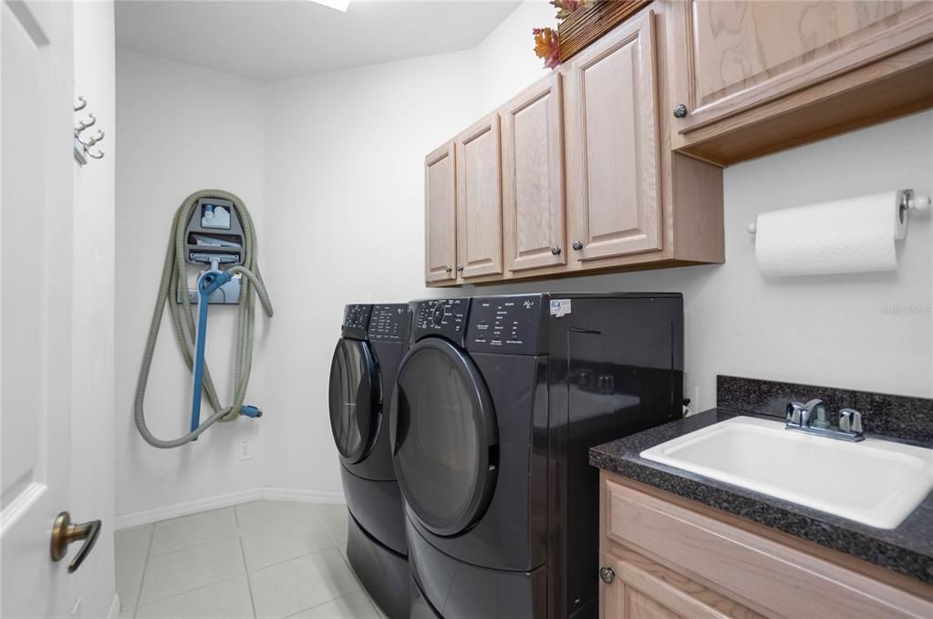 待售: $420,000 (3 贝兹, 2 浴室, 2191 平方英尺)