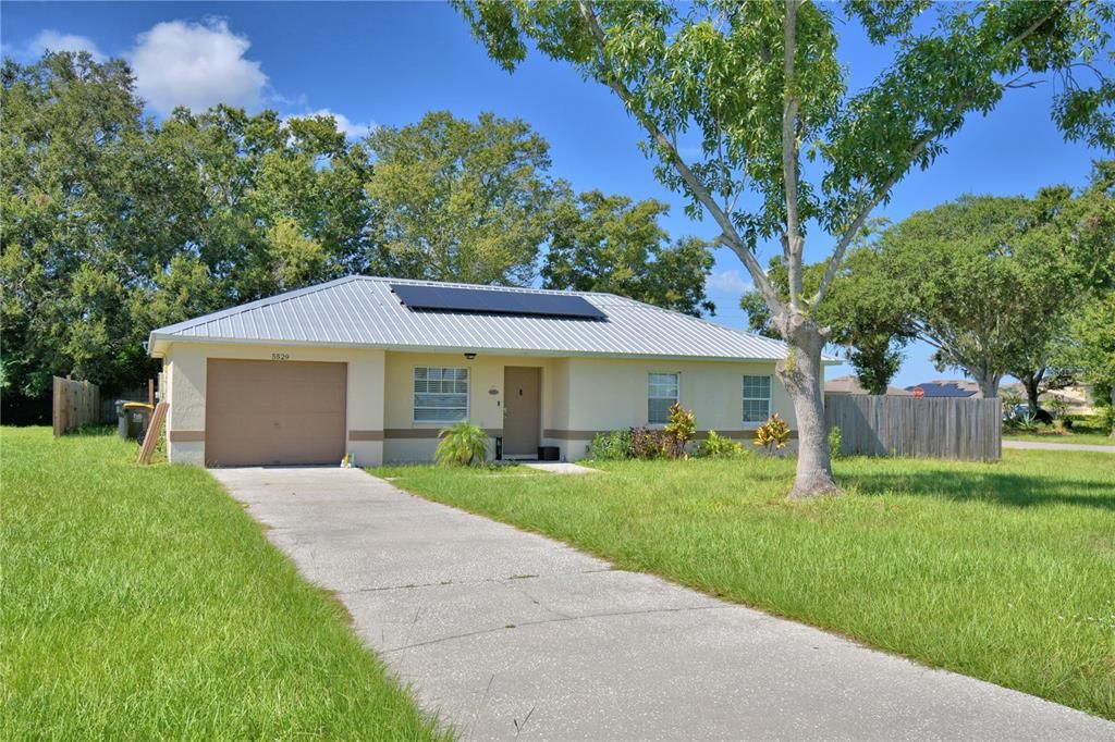 For Sale: $225,000 (3 beds, 1 baths, 984 Square Feet)