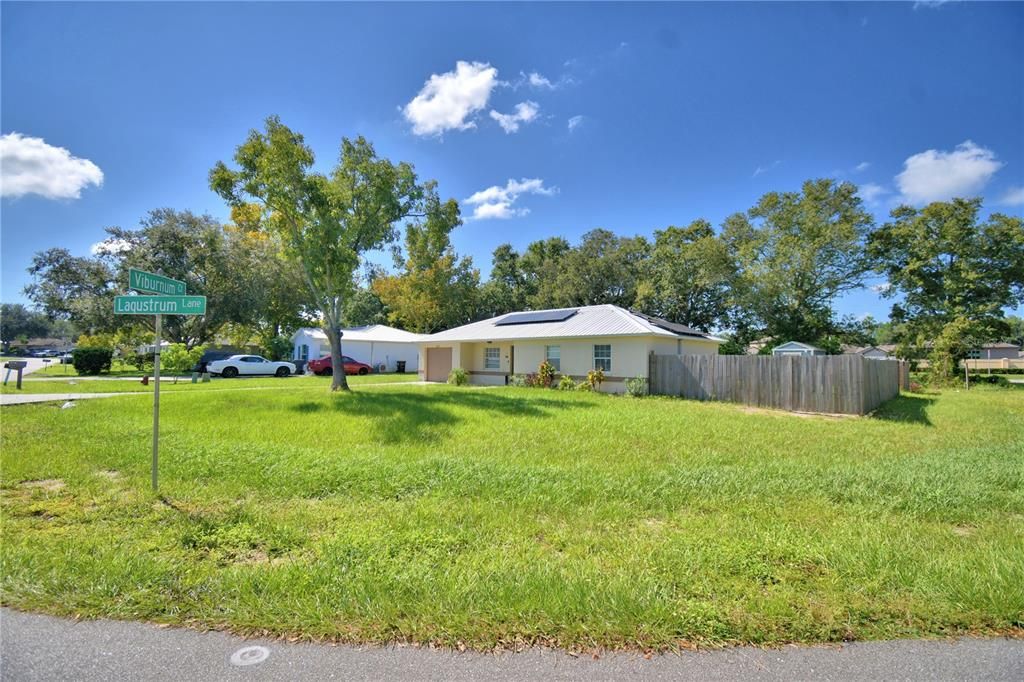 For Sale: $225,000 (3 beds, 1 baths, 984 Square Feet)