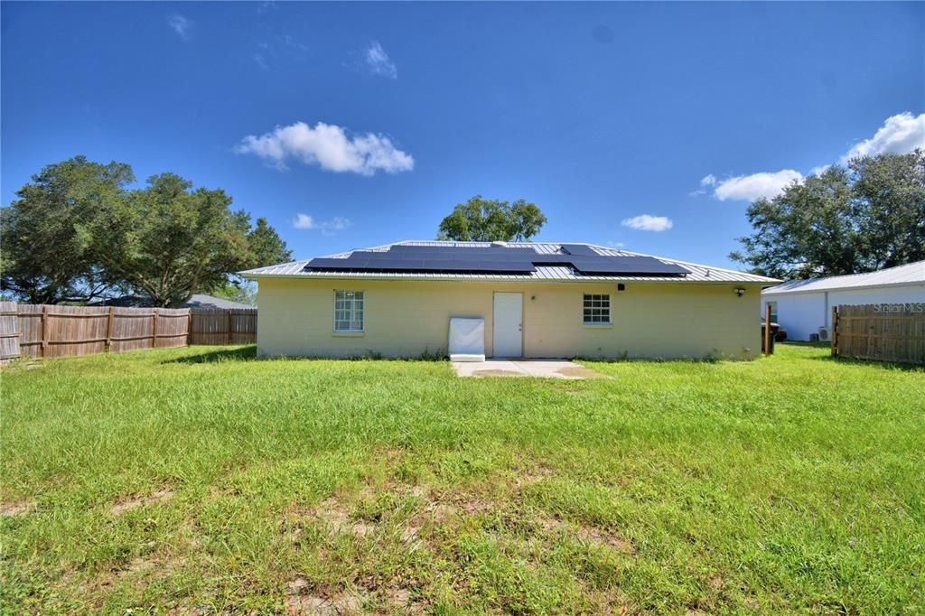 For Sale: $225,000 (3 beds, 1 baths, 984 Square Feet)